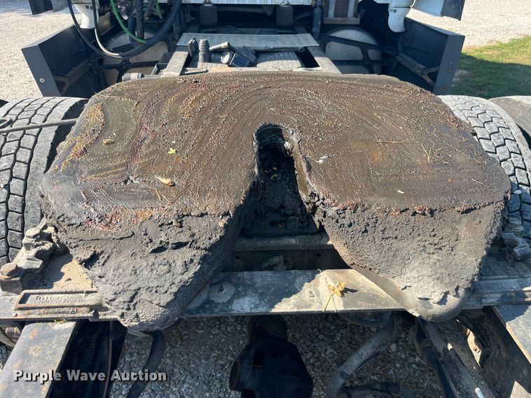 image for item EK8969 2014 Freightliner  Cascadia semi truck