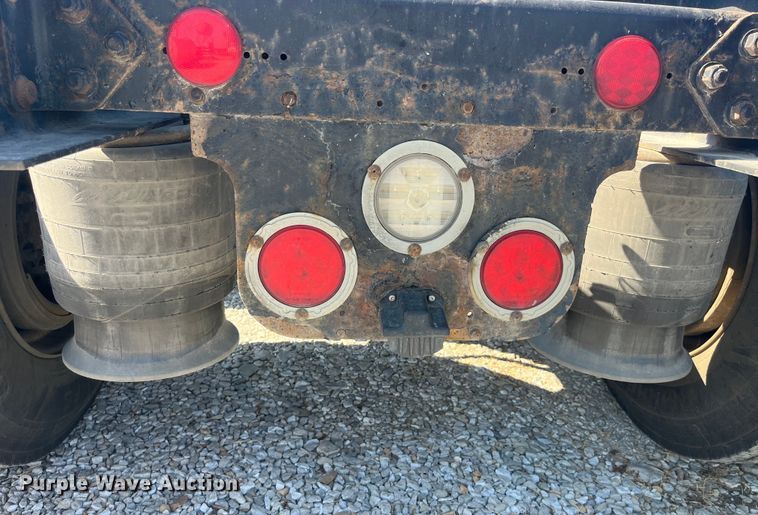 image for item EK8969 2014 Freightliner  Cascadia semi truck