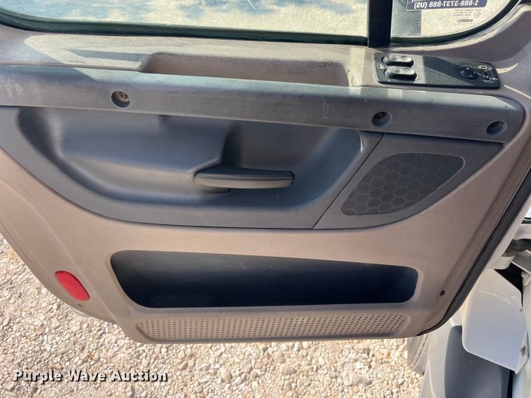 image for item EK8969 2014 Freightliner  Cascadia semi truck