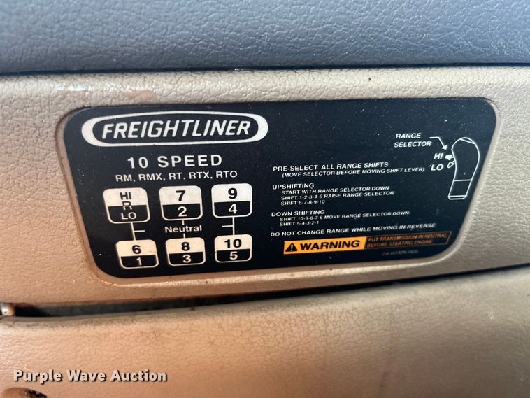 image for item EK8969 2014 Freightliner  Cascadia semi truck