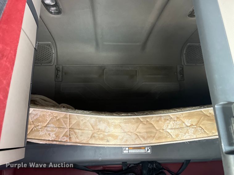 image for item EK8969 2014 Freightliner  Cascadia semi truck