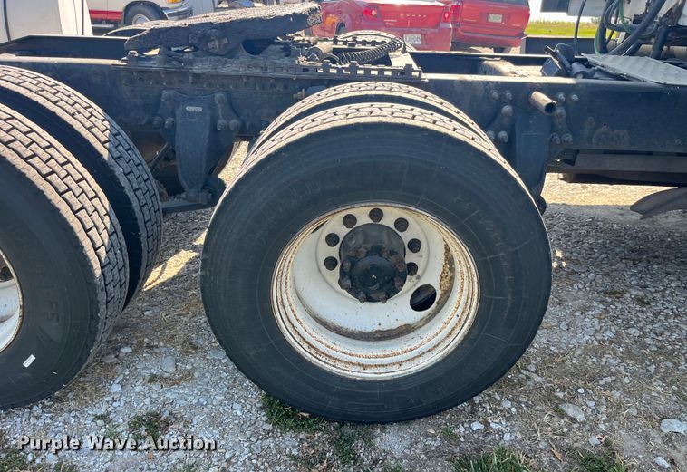 image for item EK8969 2014 Freightliner  Cascadia semi truck