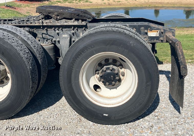 image for item EK8969 2014 Freightliner  Cascadia semi truck