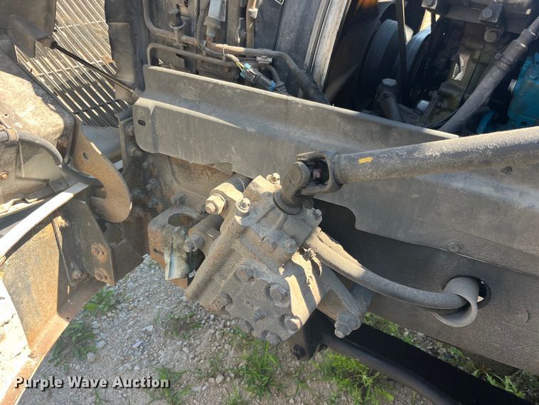 image for item EK8972 1999 Volvo VN semi truck