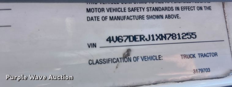 image for item EK8972 1999 Volvo VN semi truck