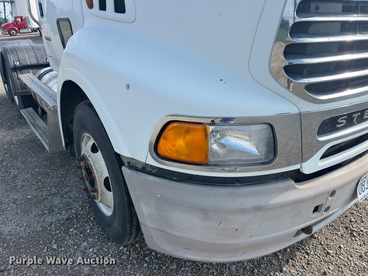 image for item EK8985 2004 Sterling A9500 semi truck