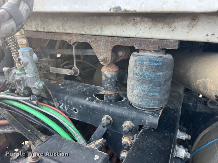 image for item EK8985 2004 Sterling A9500 semi truck