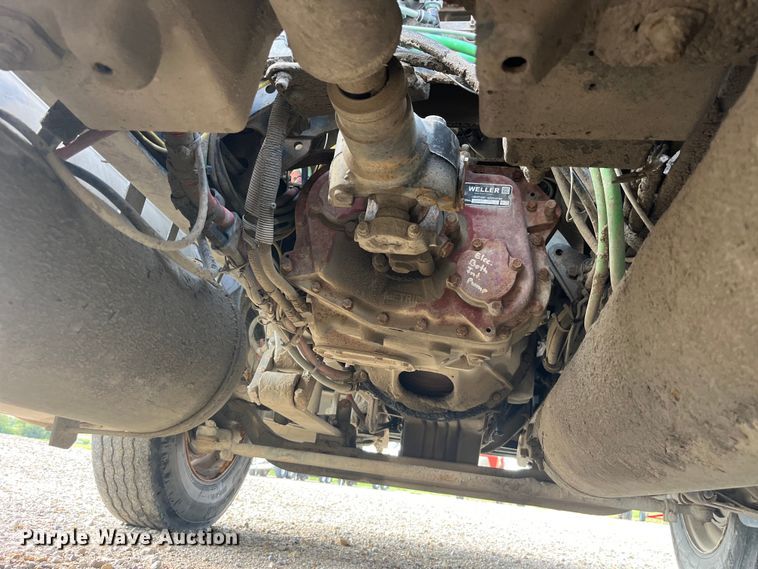 image for item EK8985 2004 Sterling A9500 semi truck