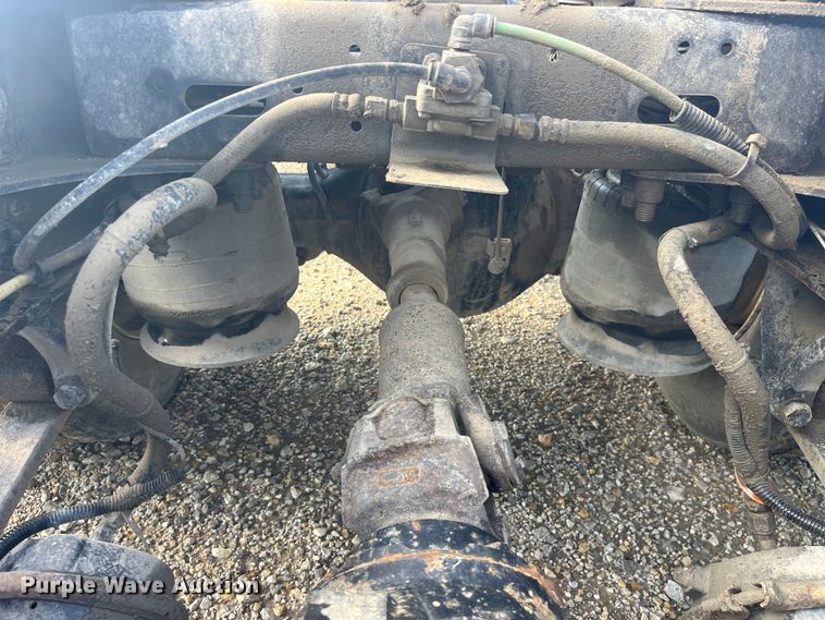 image for item EK8985 2004 Sterling A9500 semi truck