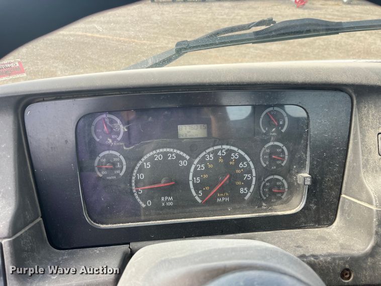 image for item EK8985 2004 Sterling A9500 semi truck