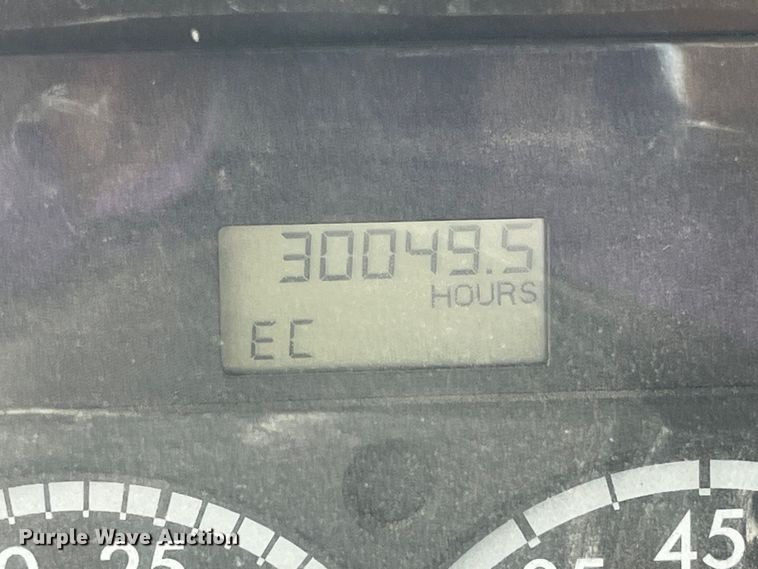 image for item EK8985 2004 Sterling A9500 semi truck