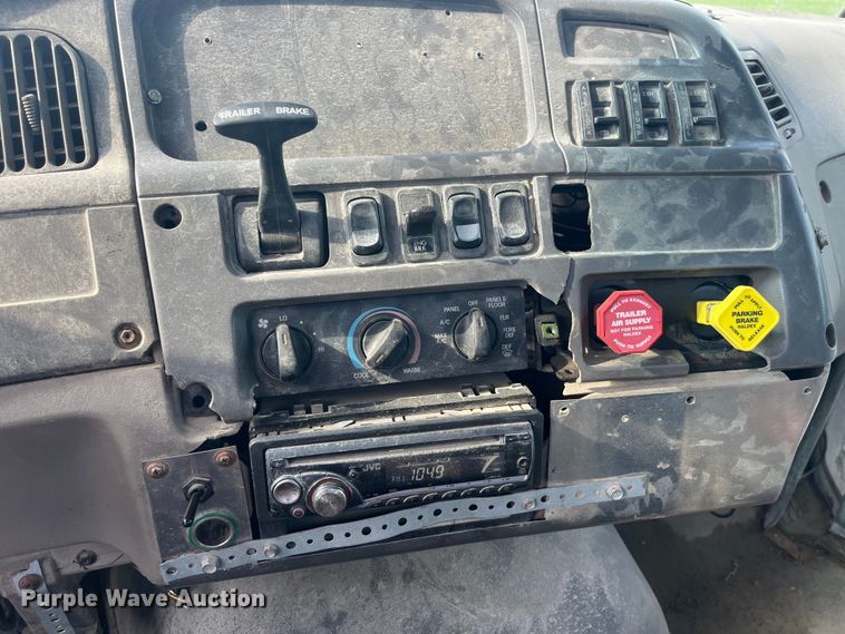 image for item EK8985 2004 Sterling A9500 semi truck