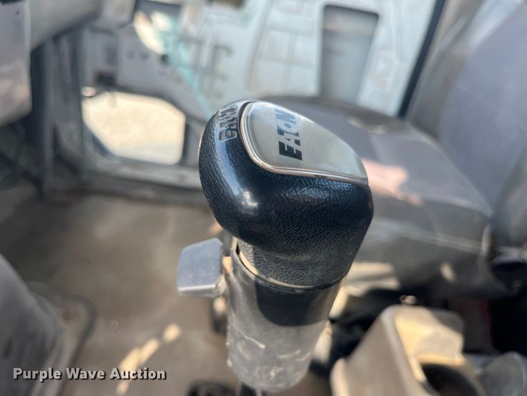 image for item EK8985 2004 Sterling A9500 semi truck