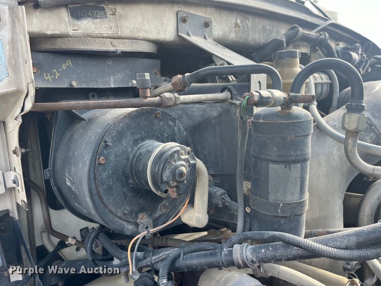 image for item EK8985 2004 Sterling A9500 semi truck