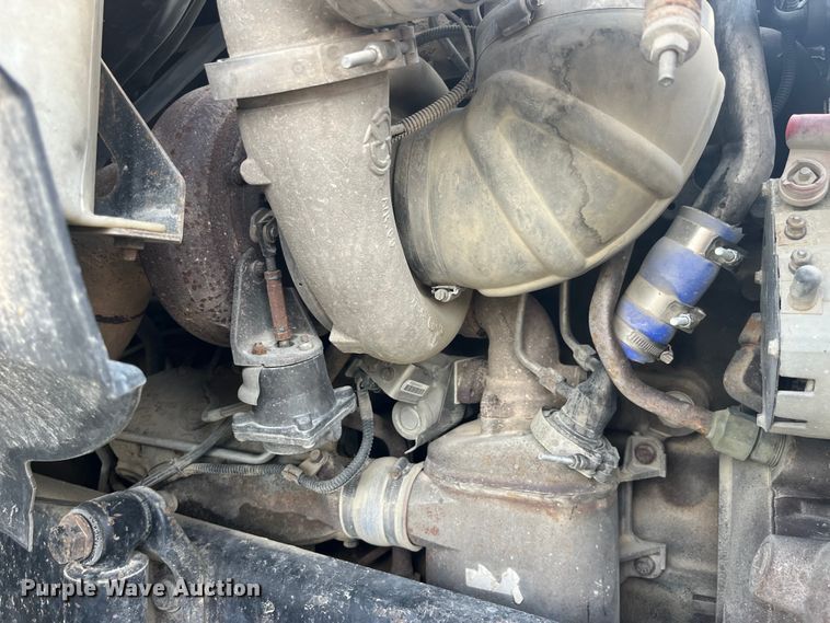 image for item EK8985 2004 Sterling A9500 semi truck