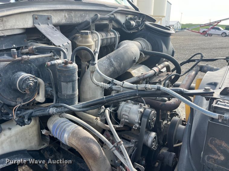 image for item EK8985 2004 Sterling A9500 semi truck