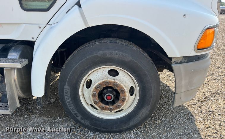 image for item EK8985 2004 Sterling A9500 semi truck
