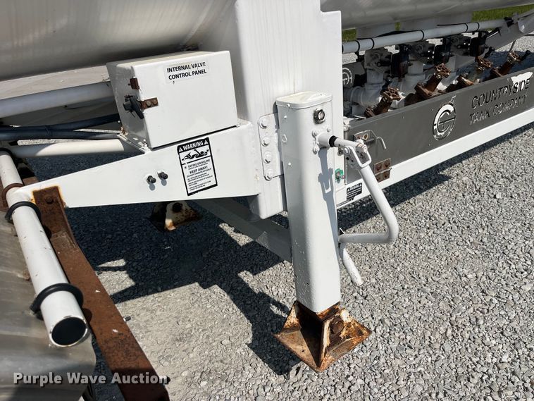 image for item EK8991 2014 Countryside Industries Inc. LPG transport trailer