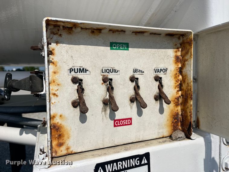 image for item EK8991 2014 Countryside Industries Inc. LPG transport trailer