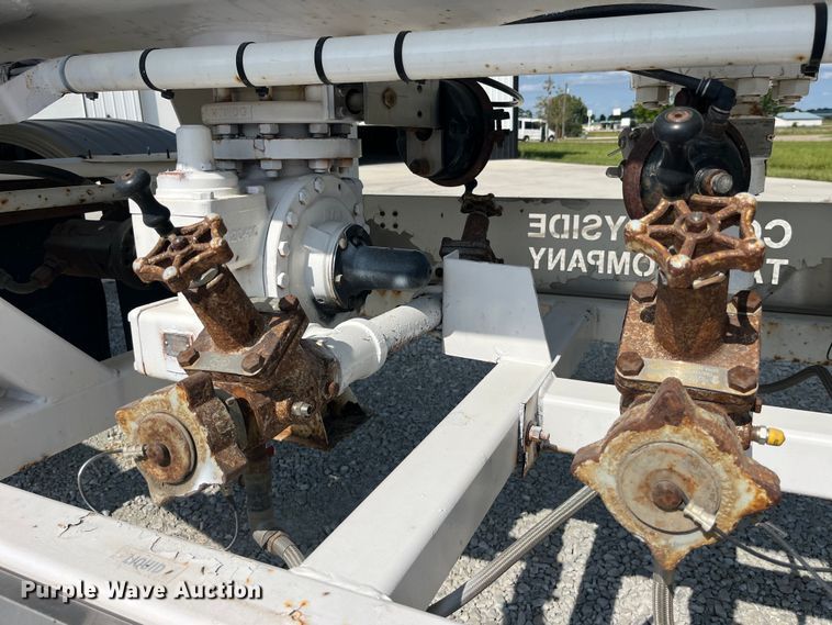 image for item EK8991 2014 Countryside Industries Inc. LPG transport trailer