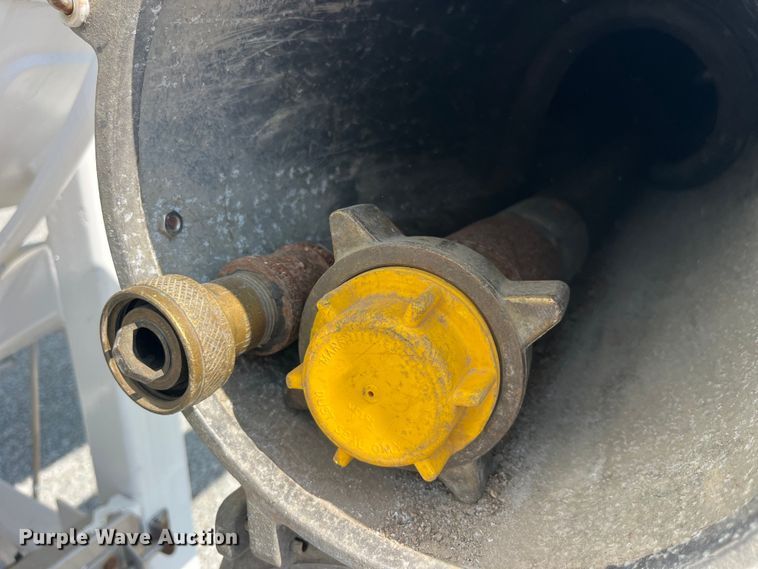 image for item EK8991 2014 Countryside Industries Inc. LPG transport trailer