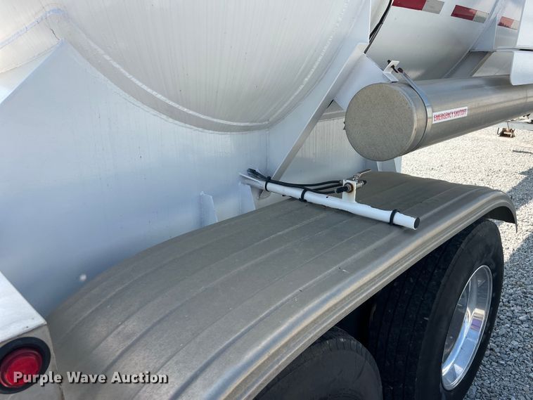 image for item EK8991 2014 Countryside Industries Inc. LPG transport trailer