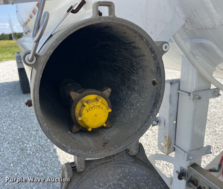 image for item EK8991 2014 Countryside Industries Inc. LPG transport trailer