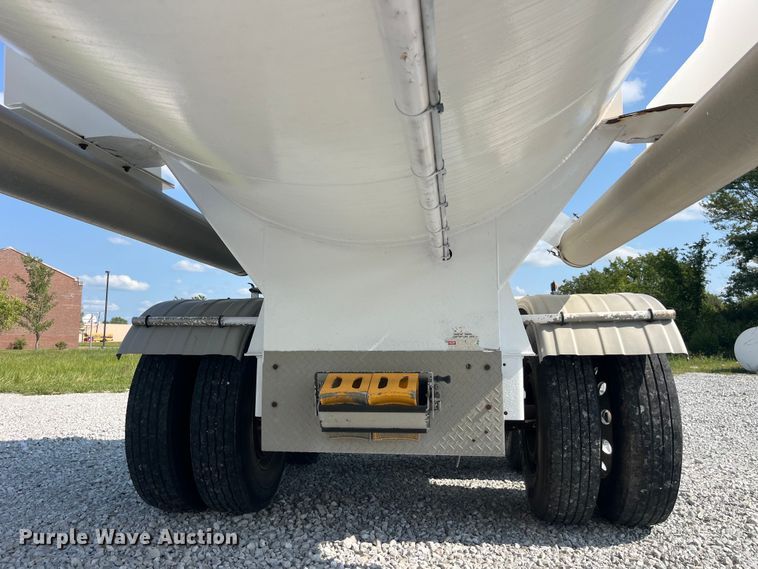 image for item EK8991 2014 Countryside Industries Inc. LPG transport trailer