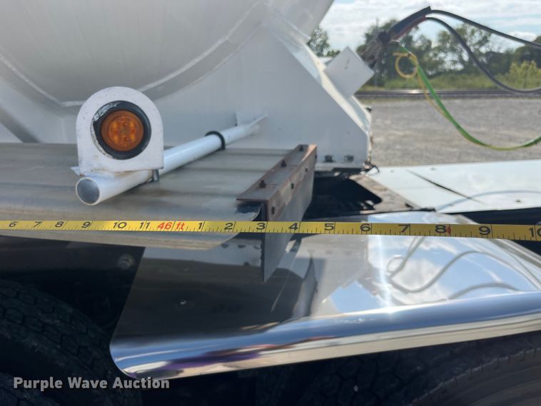 image for item EK8991 2014 Countryside Industries Inc. LPG transport trailer