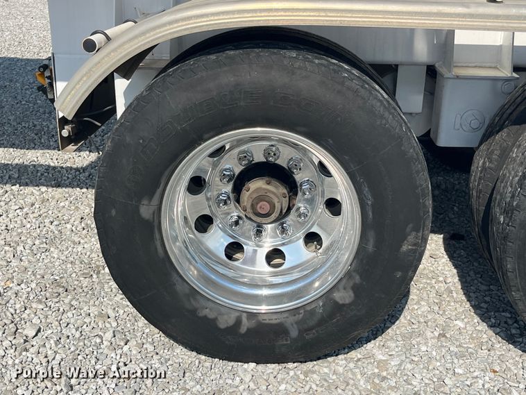 image for item EK8991 2014 Countryside Industries Inc. LPG transport trailer