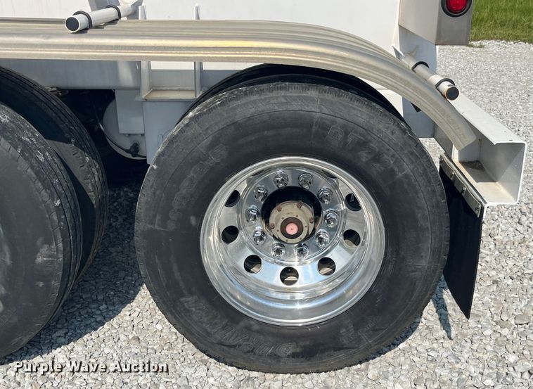 image for item EK8991 2014 Countryside Industries Inc. LPG transport trailer