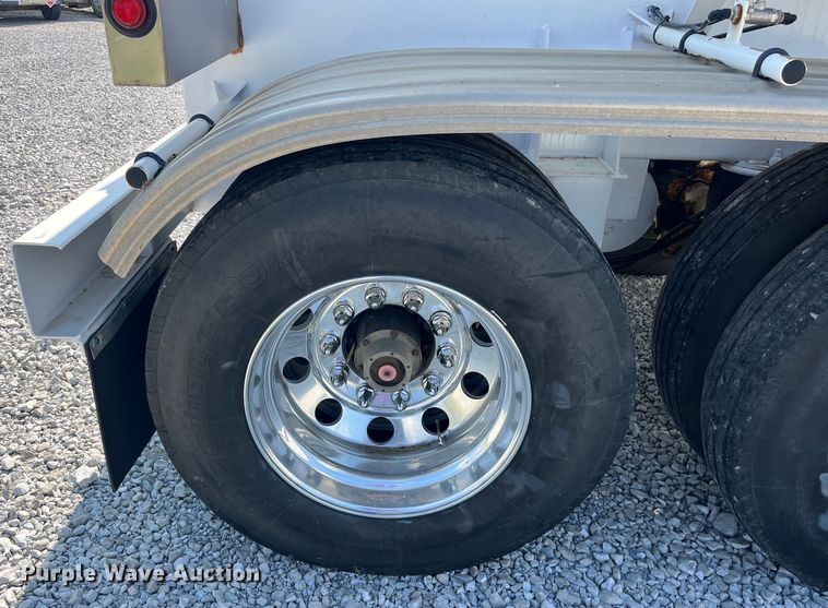 image for item EK8991 2014 Countryside Industries Inc. LPG transport trailer