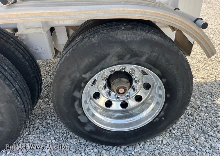 image for item EK8991 2014 Countryside Industries Inc. LPG transport trailer