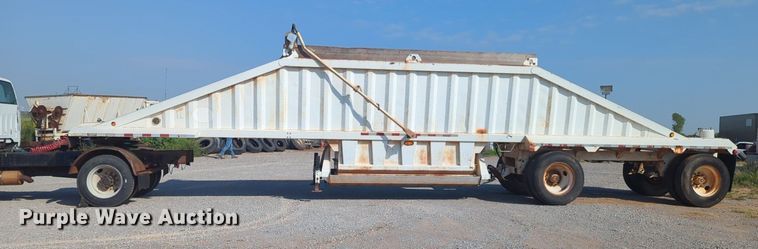 image for item EQ2001 2012 CTS BDT42 bottom dump trailer