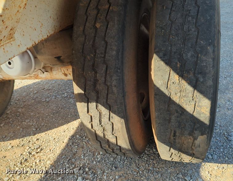 image for item EQ2001 2012 CTS BDT42 bottom dump trailer