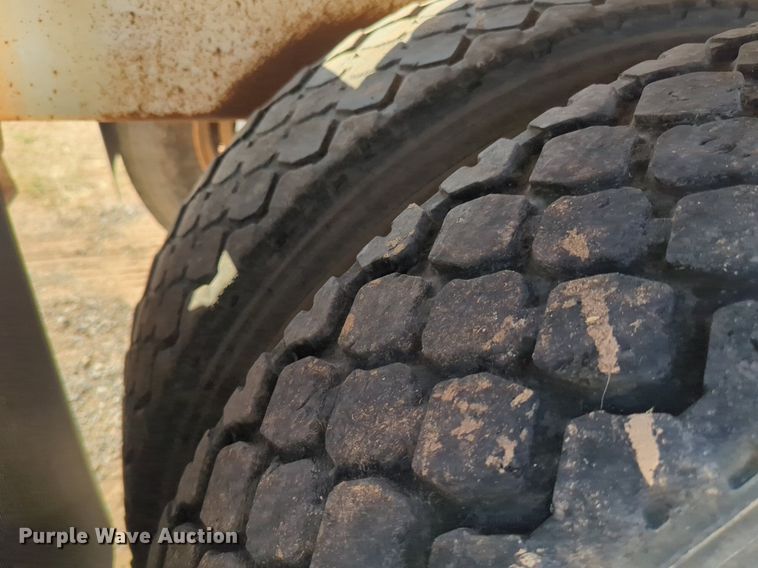 image for item EQ2001 2012 CTS BDT42 bottom dump trailer