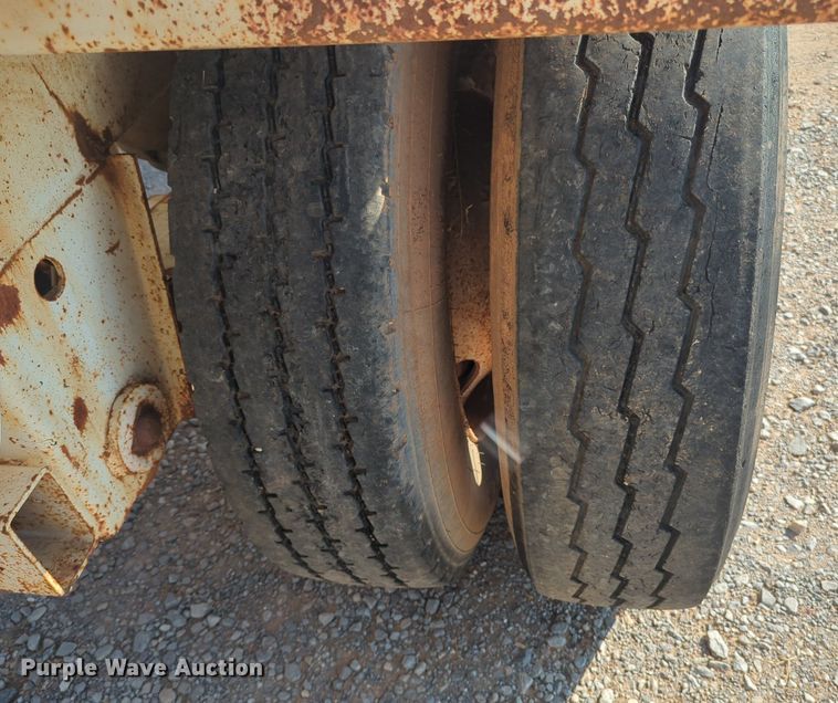 image for item EQ2001 2012 CTS BDT42 bottom dump trailer