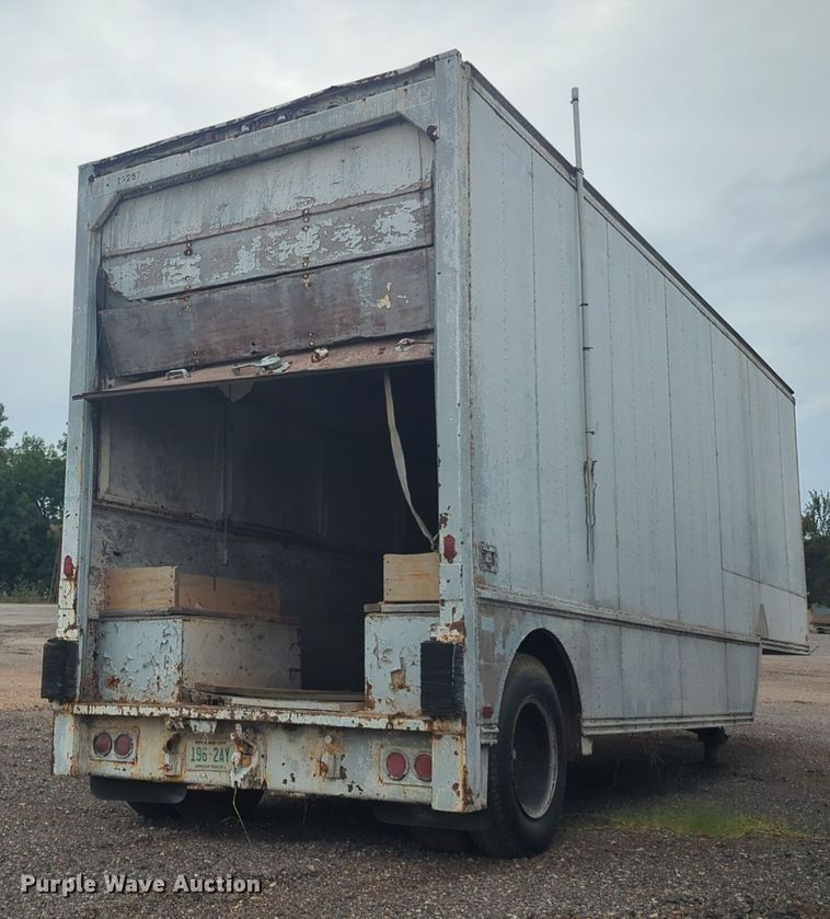 image for item EQ2076 1968 Kentucky trailer  dry van trailer
