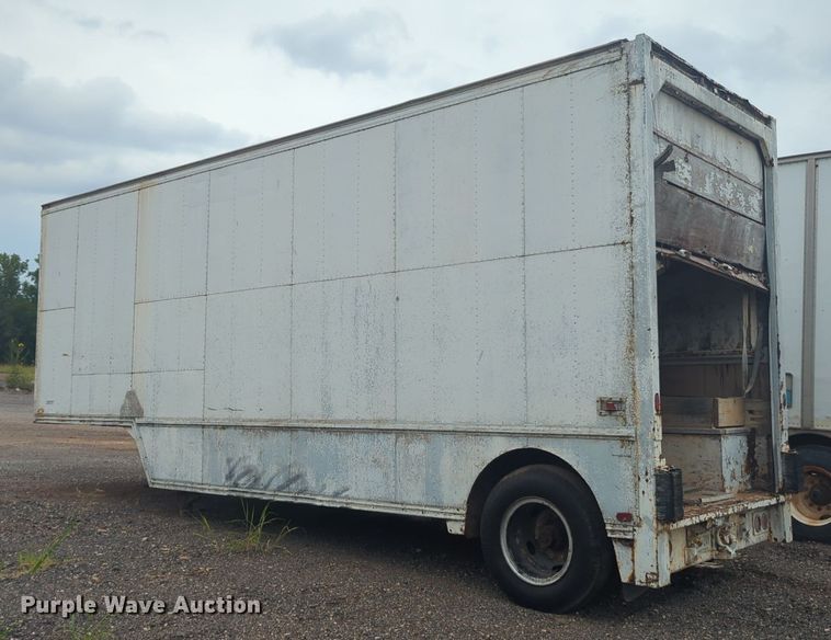 image for item EQ2076 1968 Kentucky trailer  dry van trailer