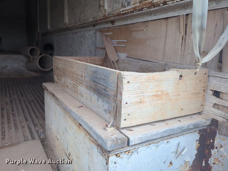 image for item EQ2076 1968 Kentucky trailer  dry van trailer