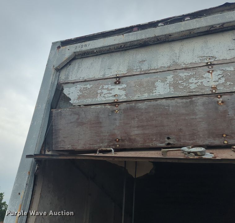 image for item EQ2076 1968 Kentucky trailer  dry van trailer