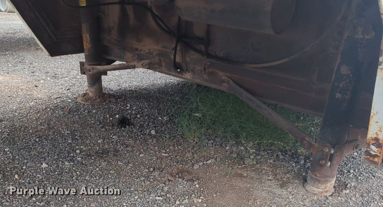 image for item EQ2076 1968 Kentucky trailer  dry van trailer