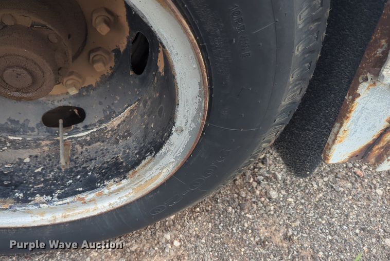 image for item EQ2076 1968 Kentucky trailer  dry van trailer