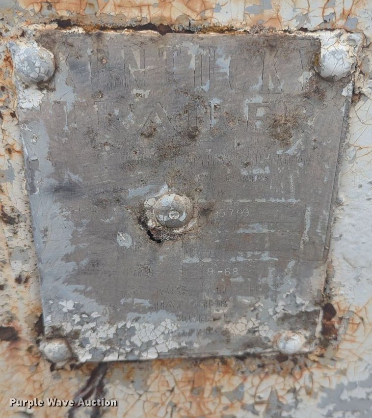 image for item EQ2076 1968 Kentucky trailer  dry van trailer