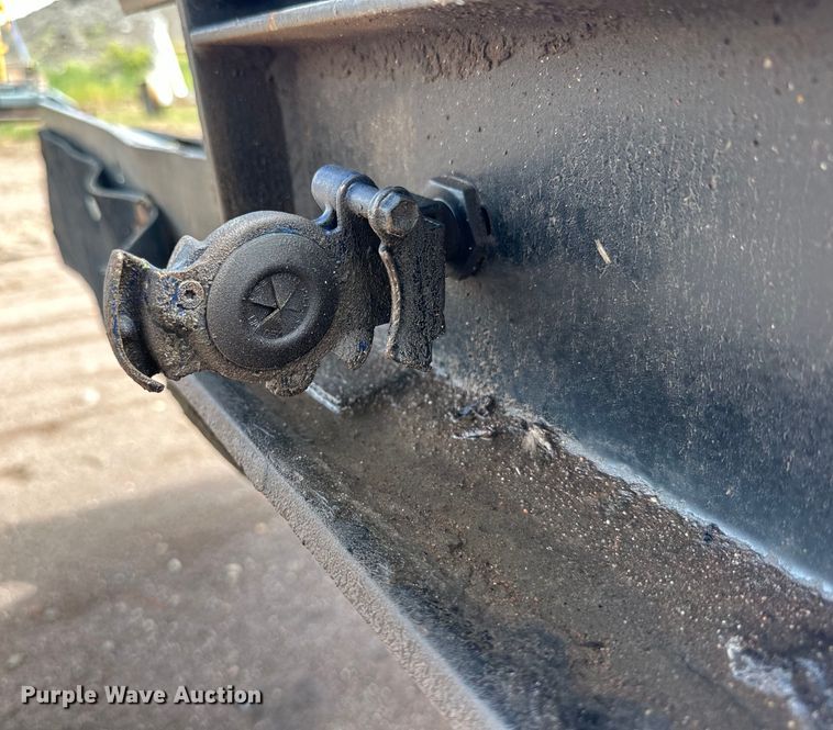 image for item IB9455 1988 Eager Beaver lowboy equipment trailer