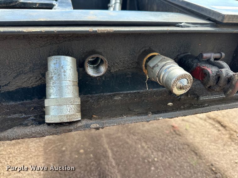 image for item IB9455 1988 Eager Beaver lowboy equipment trailer