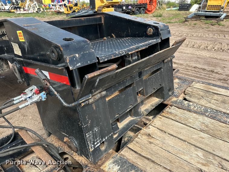 image for item IB9455 1988 Eager Beaver lowboy equipment trailer