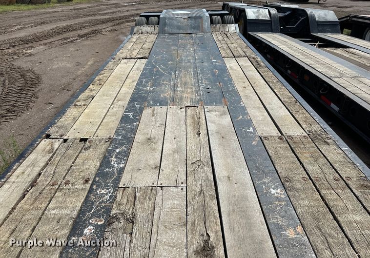 image for item IB9455 1988 Eager Beaver lowboy equipment trailer