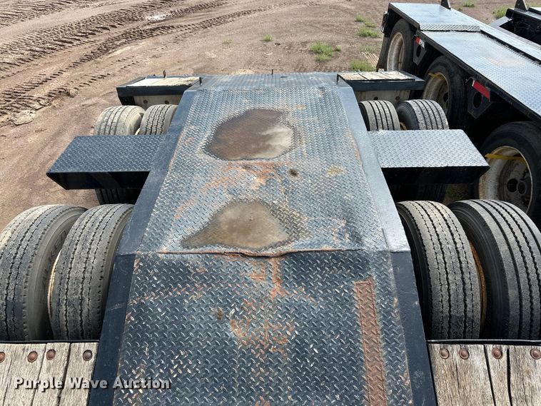 image for item IB9455 1988 Eager Beaver lowboy equipment trailer