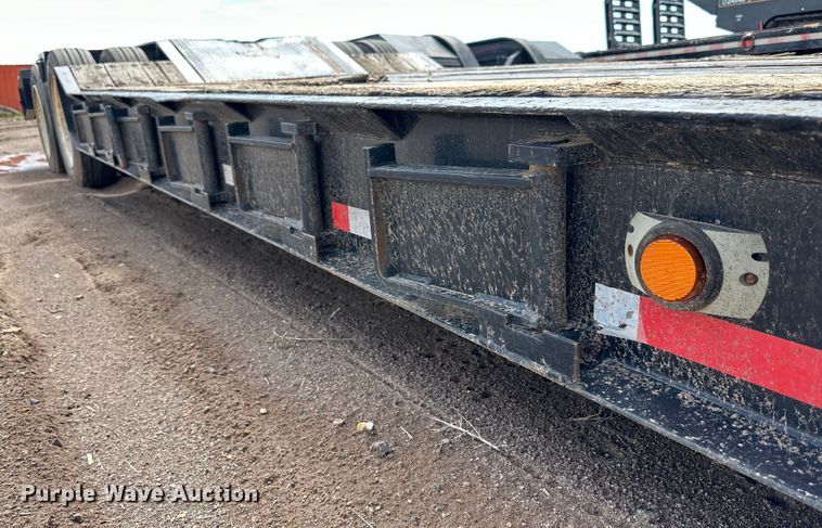 image for item IB9455 1988 Eager Beaver lowboy equipment trailer